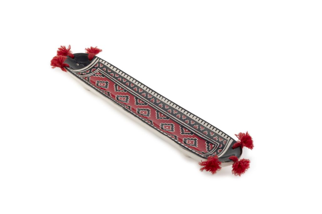 Oud Holders – Featured Image Oud Holders - Image 1
